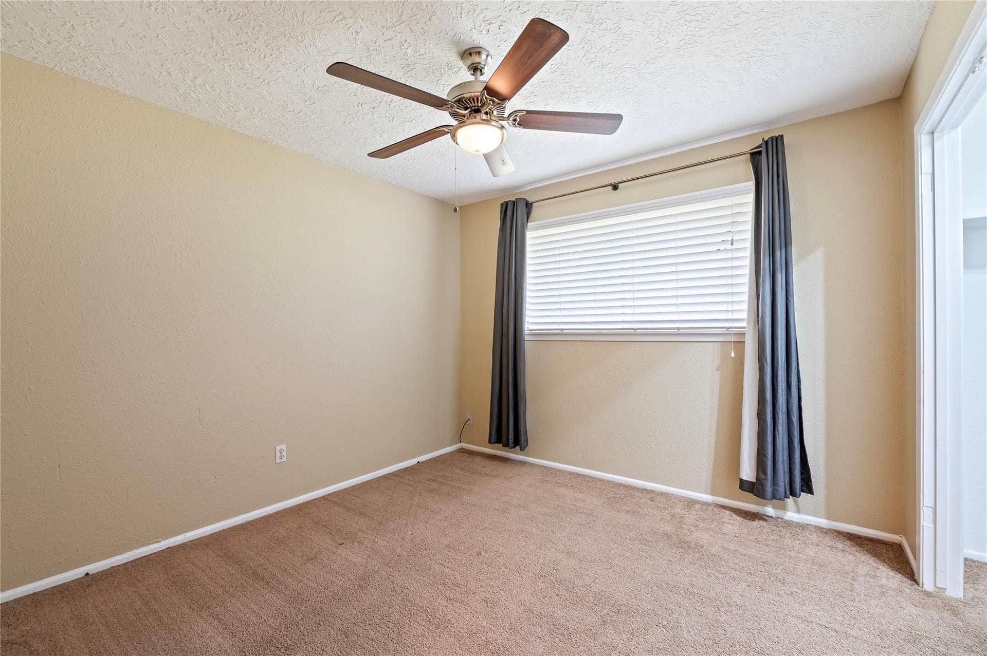 1857 County Road 99, Alvin, TX 77511 1857 County Road 99, Alvin, TX 77511