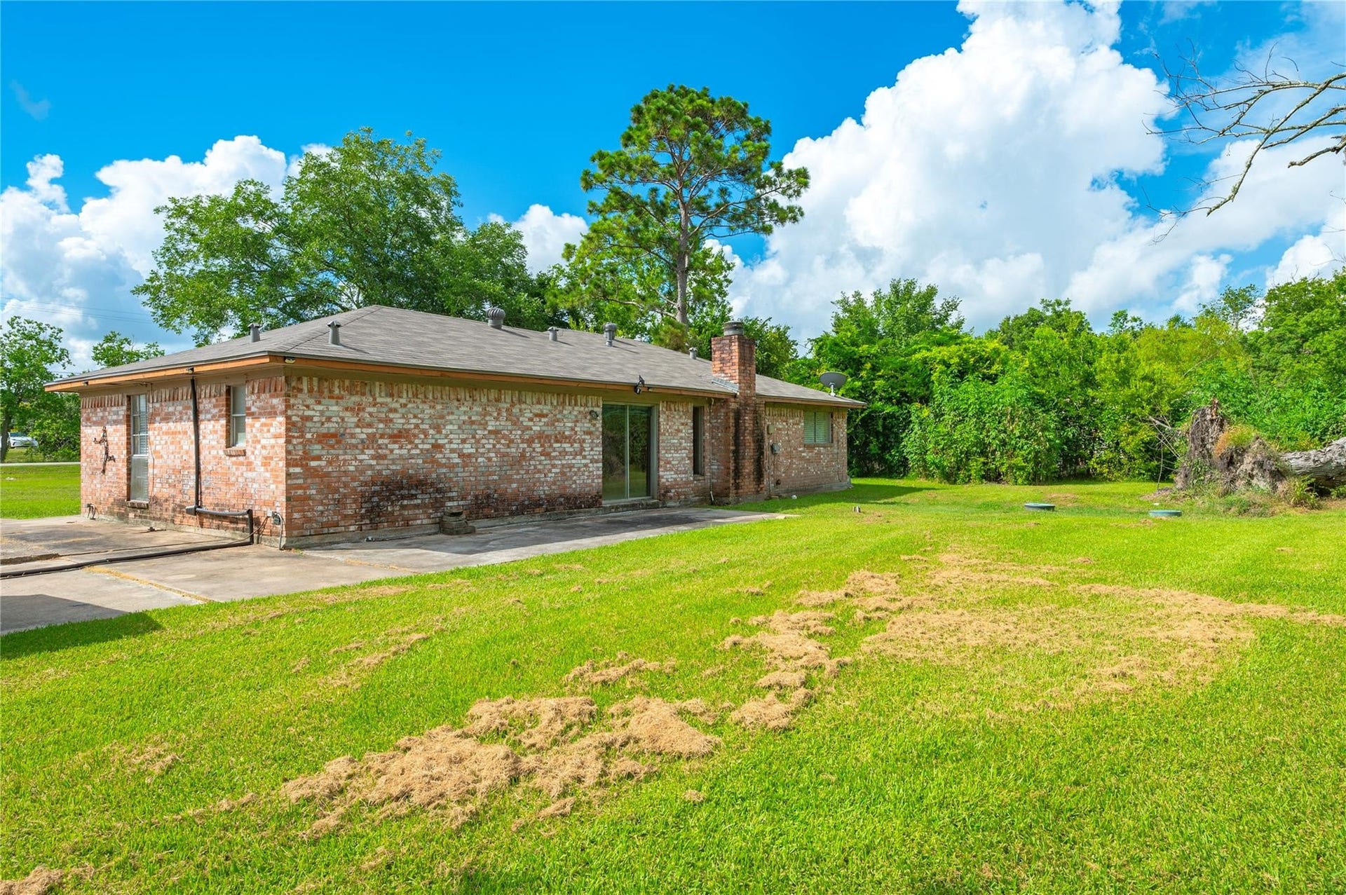 1857 County Road 99, Alvin, TX 77511 1857 County Road 99, Alvin, TX 77511