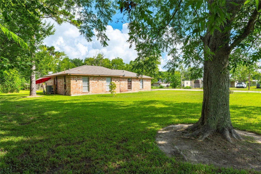 Property photo for 1857 County Road 99, Alvin, TX