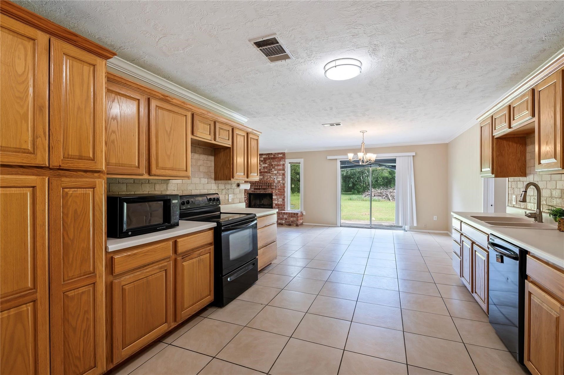 1857 County Road 99, Alvin, TX 77511 1857 County Road 99, Alvin, TX 77511