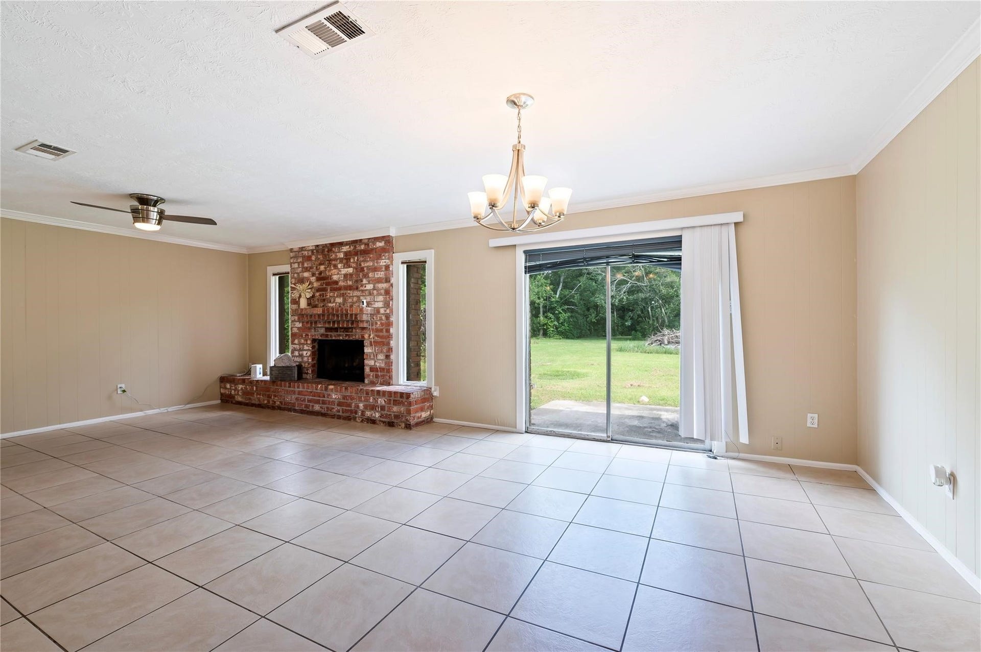 1857 County Road 99, Alvin, TX 77511 1857 County Road 99, Alvin, TX 77511