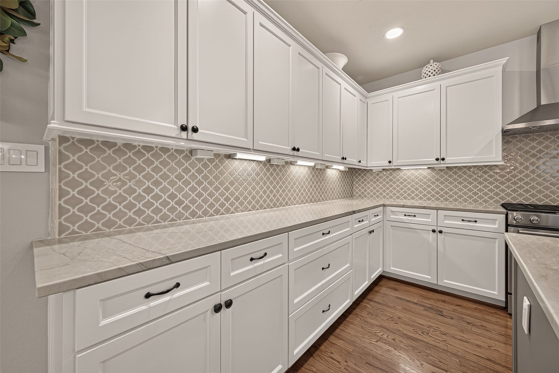 730 E 17th Street, Houston, TX 77008 730 E 17th Street, Houston, TX 77008