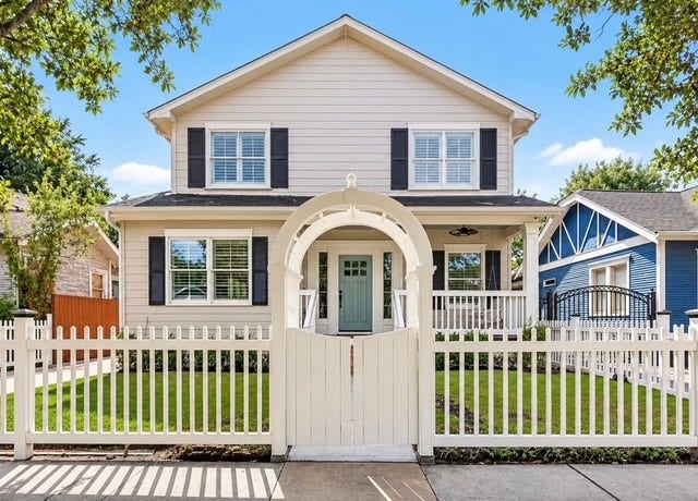 Property photo for 730 E 17th Street, Houston, TX