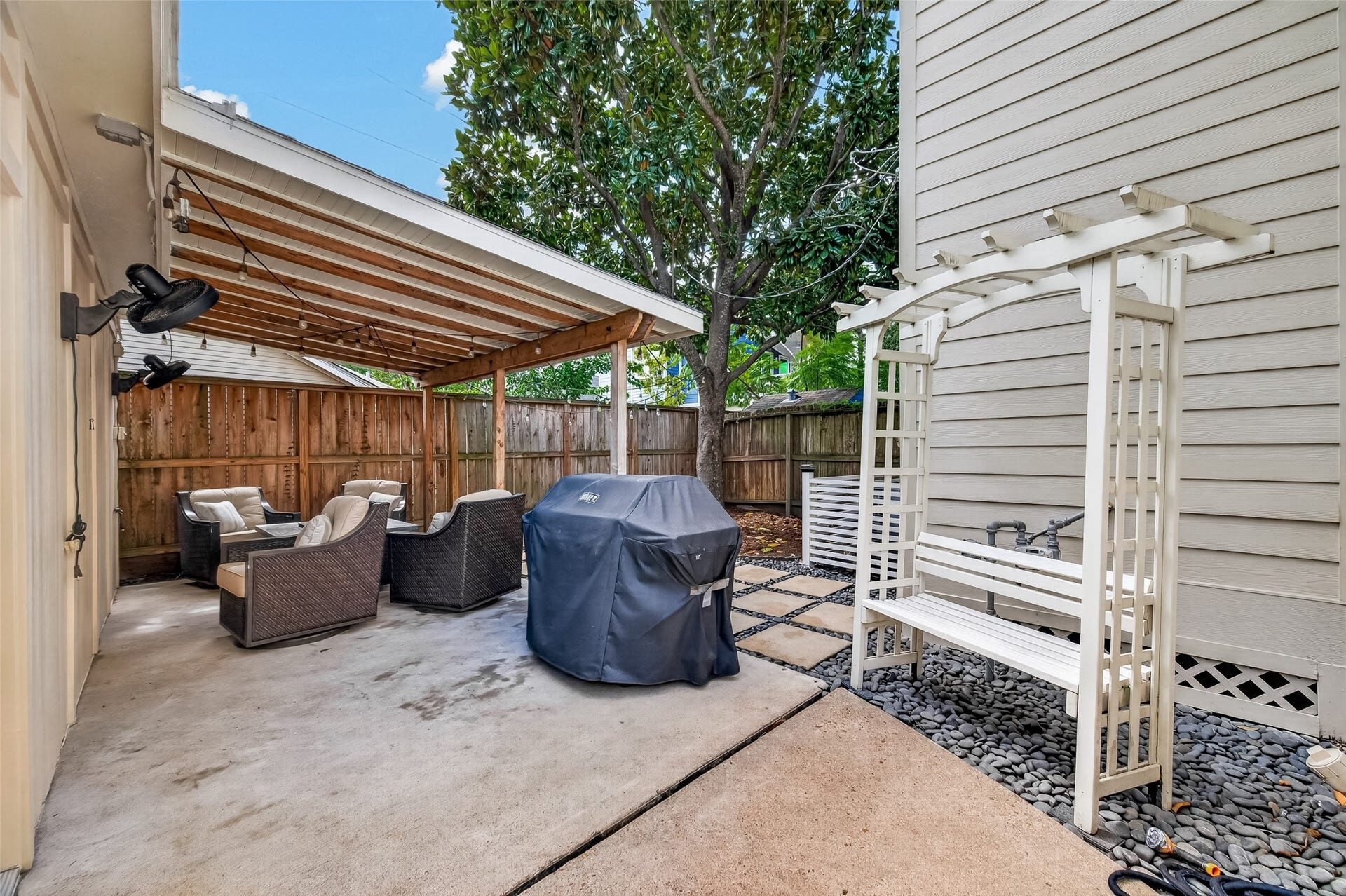 730 E 17th Street, Houston, TX 77008 730 E 17th Street, Houston, TX 77008