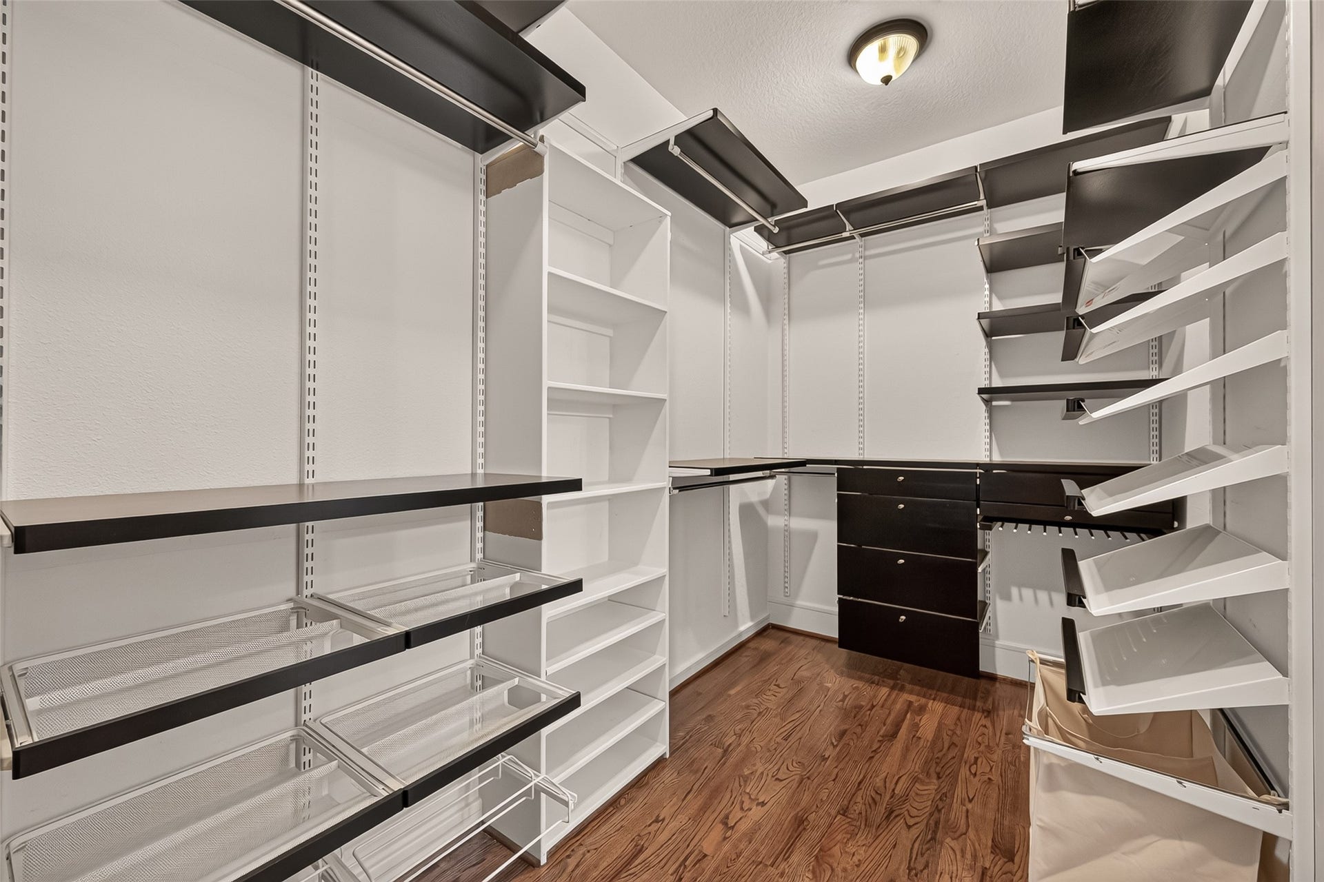 730 E 17th Street, Houston, TX 77008 730 E 17th Street, Houston, TX 77008