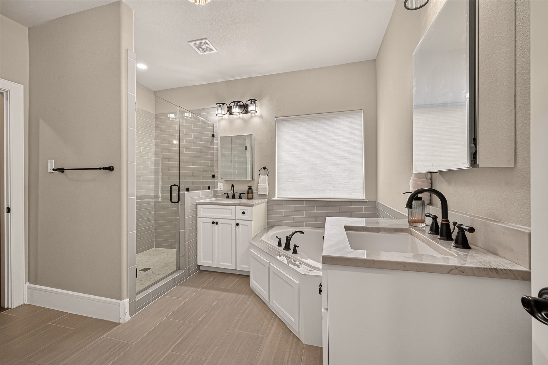 730 E 17th Street, Houston, TX 77008 730 E 17th Street, Houston, TX 77008