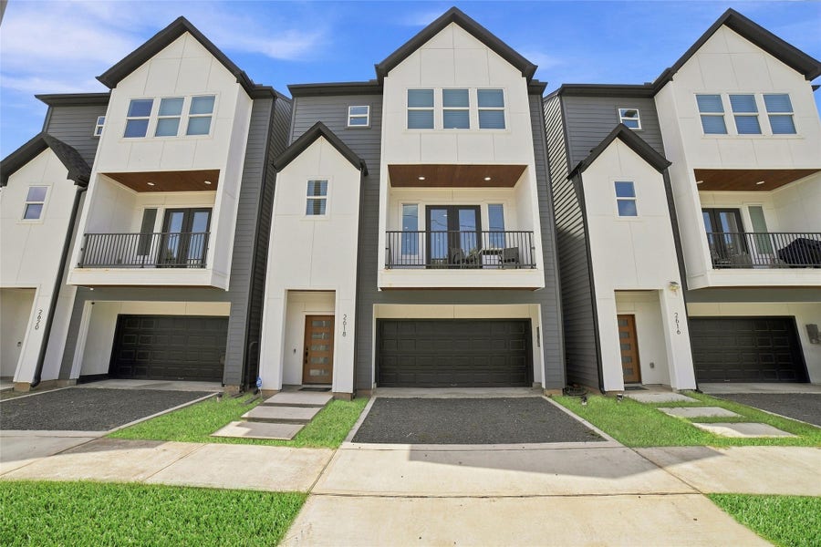Property photo for 2618 Mcllhenny Street, Houston, TX