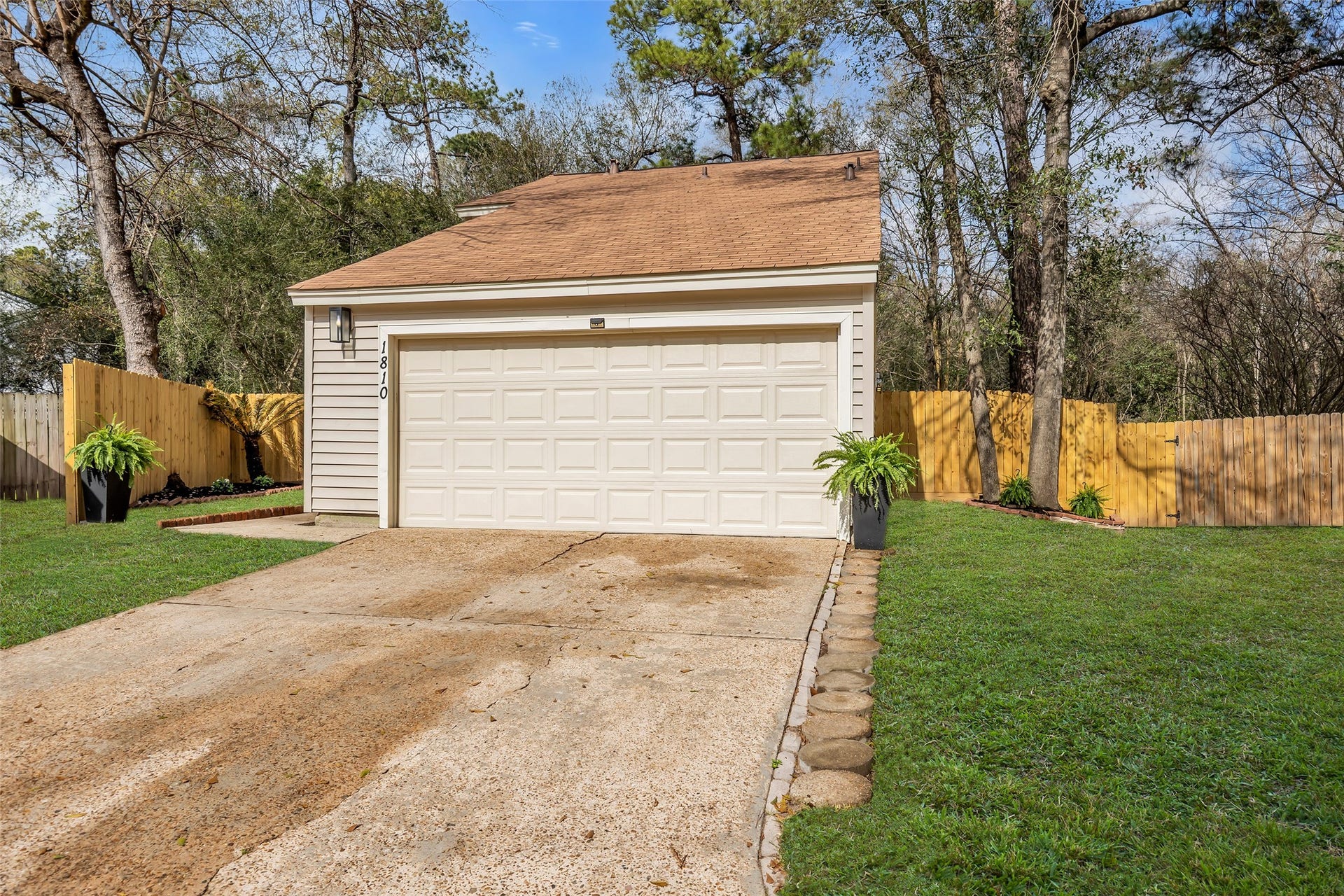 1810 N Red Cedar Circle, The Woodlands, TX 77380