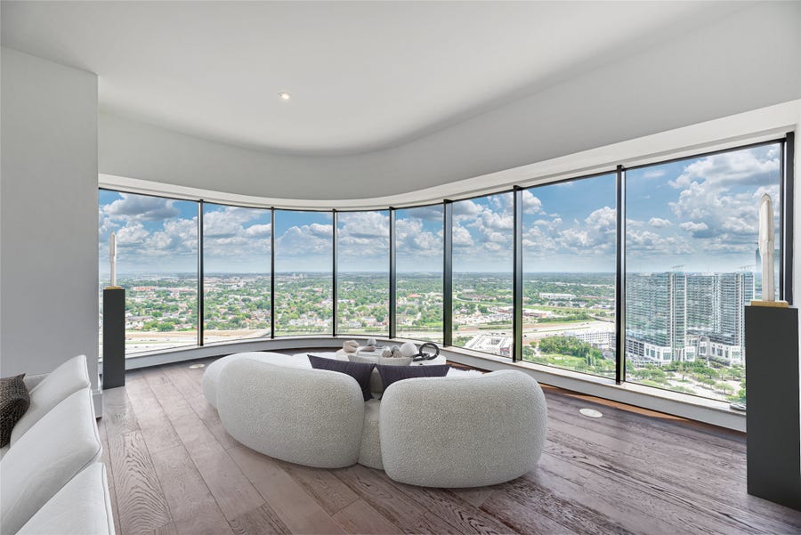 Property photo for 1701 Hermann Drive, #34L, Houston, TX