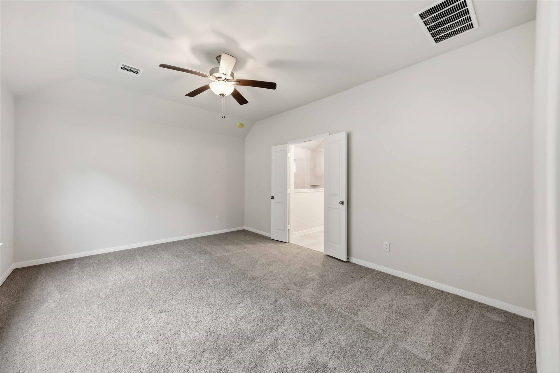 2902 River Juniper Lane, Crosby, TX 77532