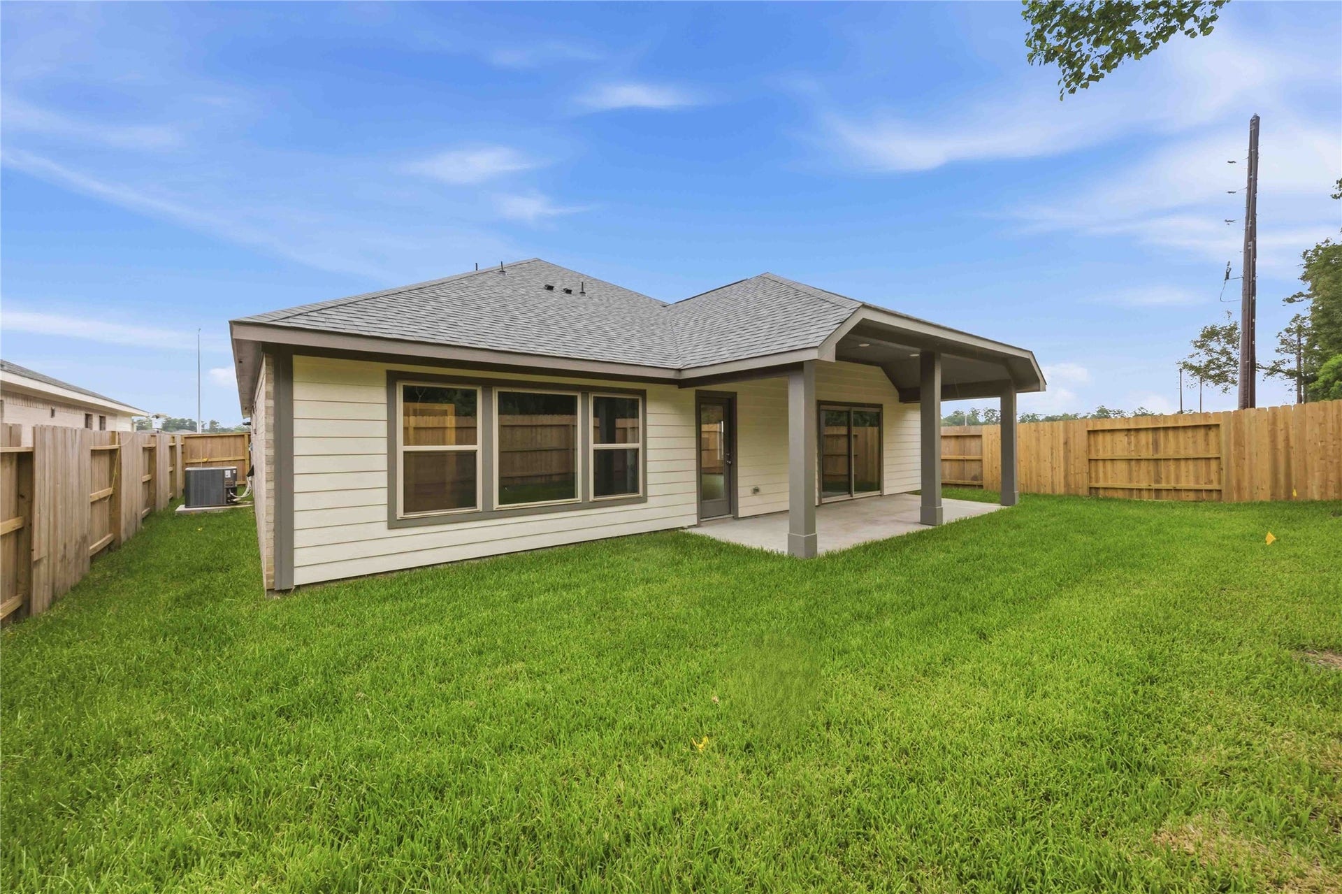 2902 River Juniper Lane, Crosby, TX 77532