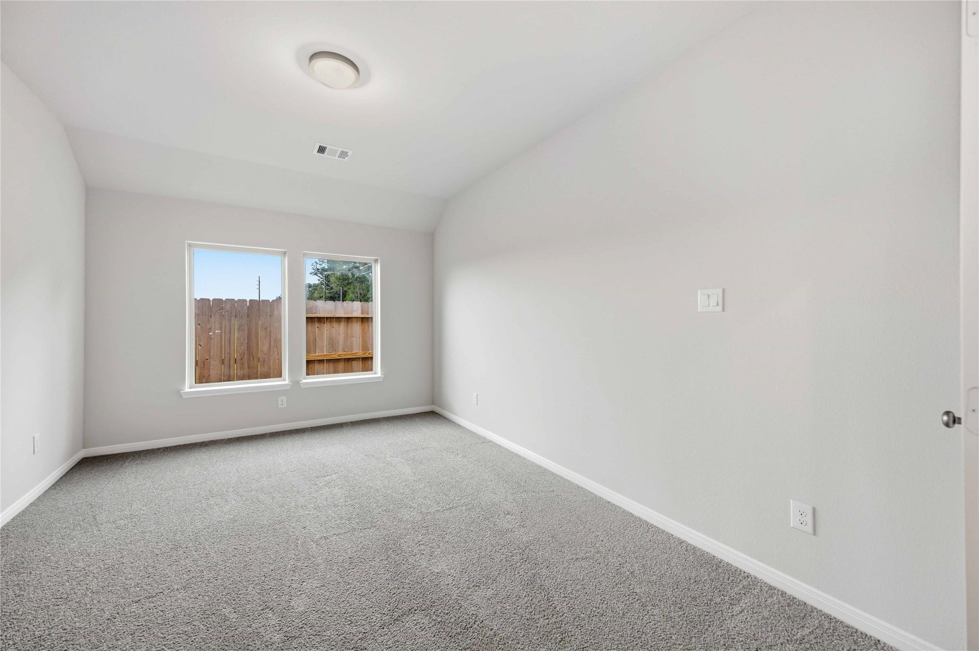2902 River Juniper Lane, Crosby, TX 77532