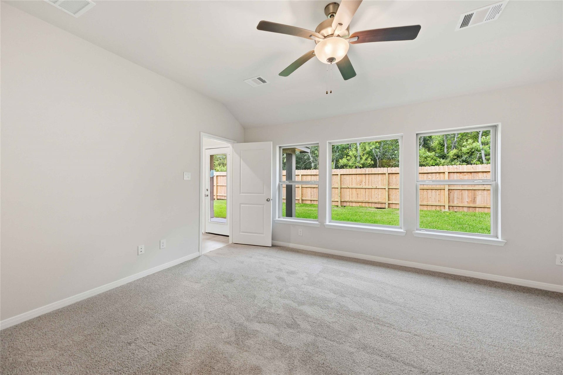 2902 River Juniper Lane, Crosby, TX 77532
