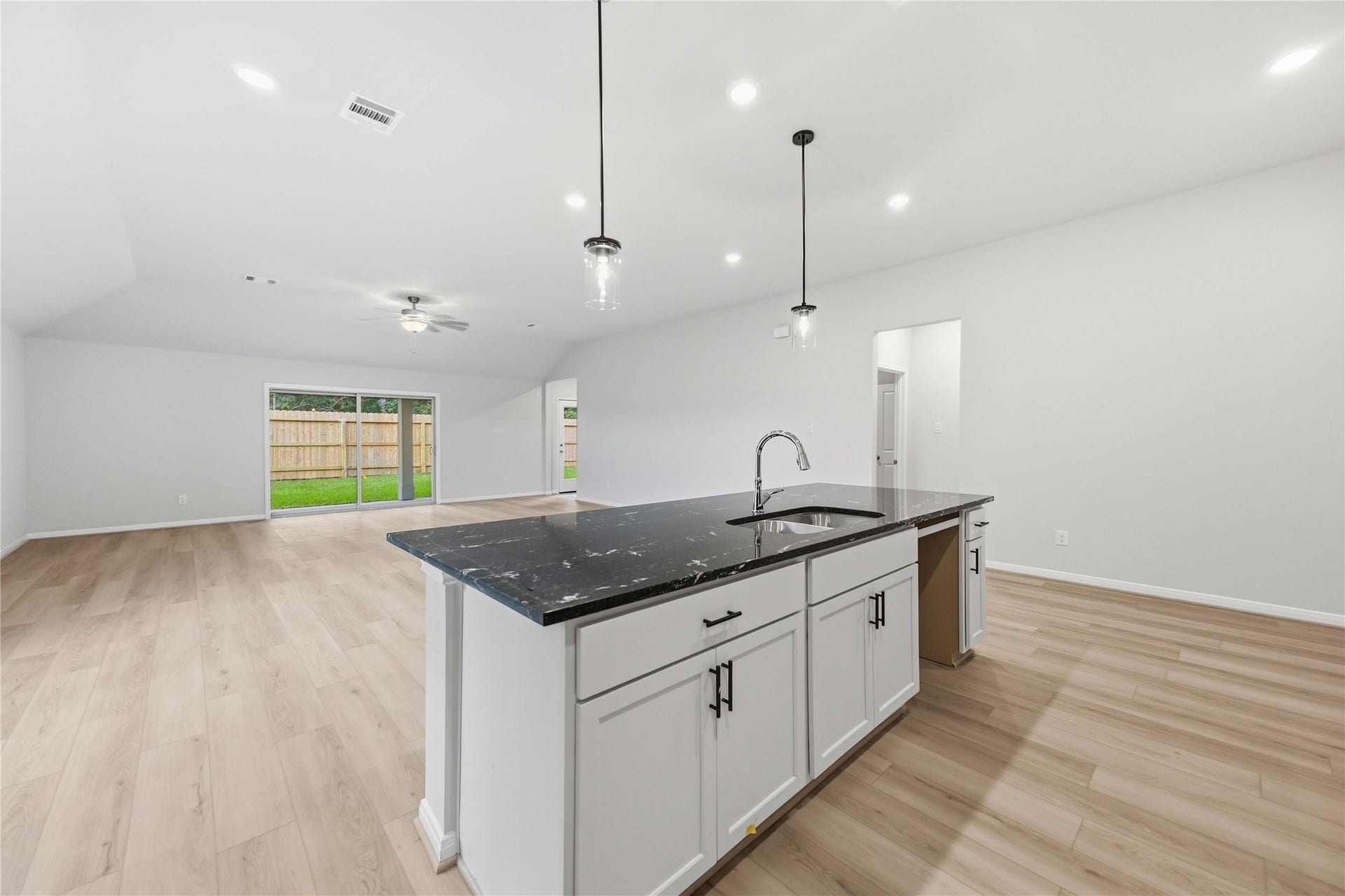 2902 River Juniper Lane, Crosby, TX 77532