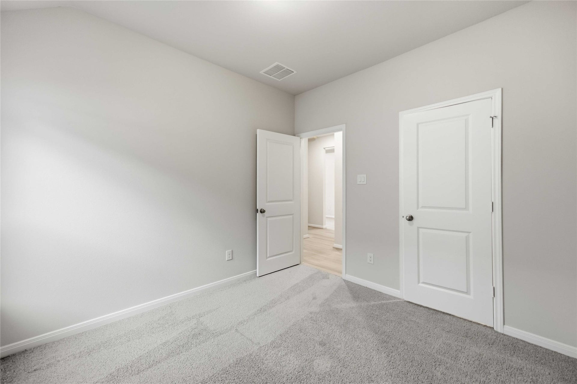 2902 River Juniper Lane, Crosby, TX 77532