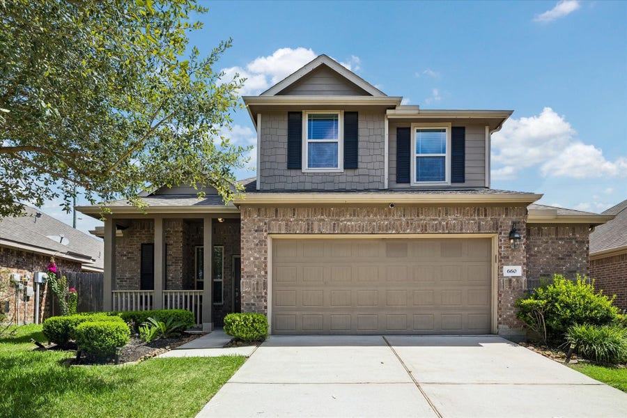 Property photo for 660 Oak Circle Drive E, Conroe, TX