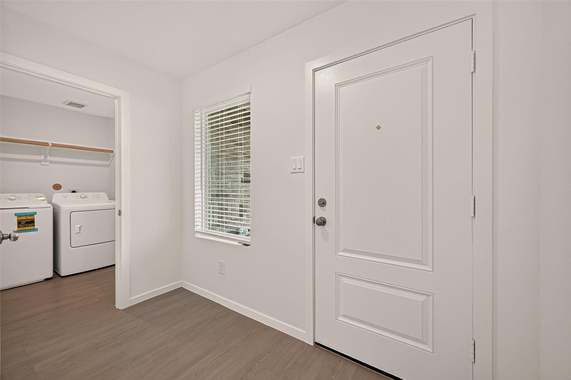9210 Tern Pines Lane, Baytown, TX 77521 9210 Tern Pines Lane, Baytown, TX 77521