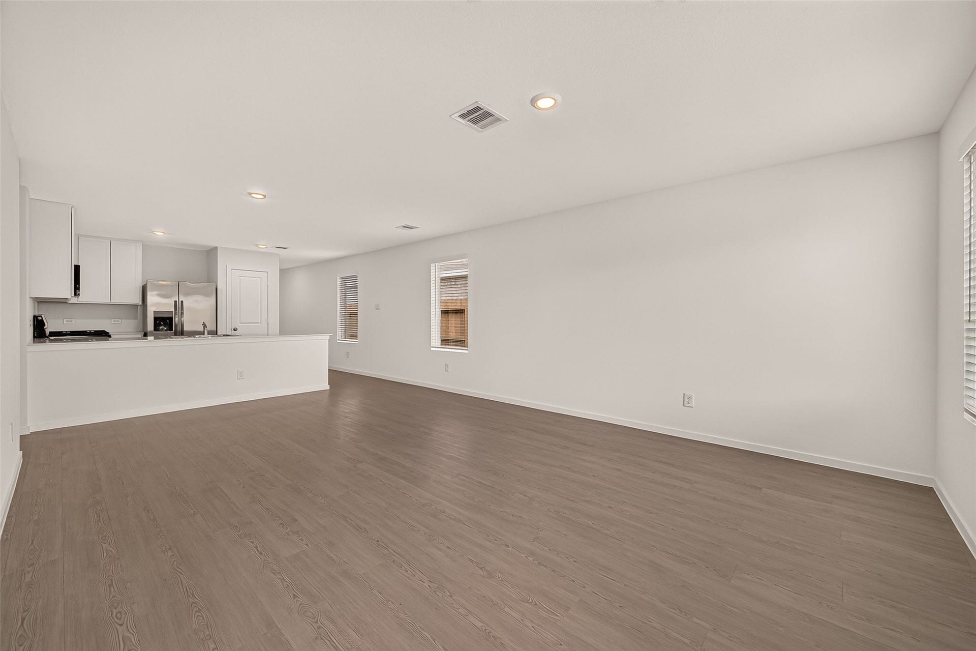 9210 Tern Pines Lane, Baytown, TX 77521 9210 Tern Pines Lane, Baytown, TX 77521