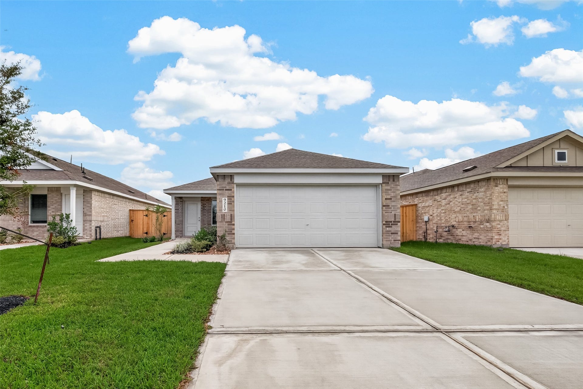 9210 Tern Pines Lane, Baytown, TX 77521 9210 Tern Pines Lane, Baytown, TX 77521