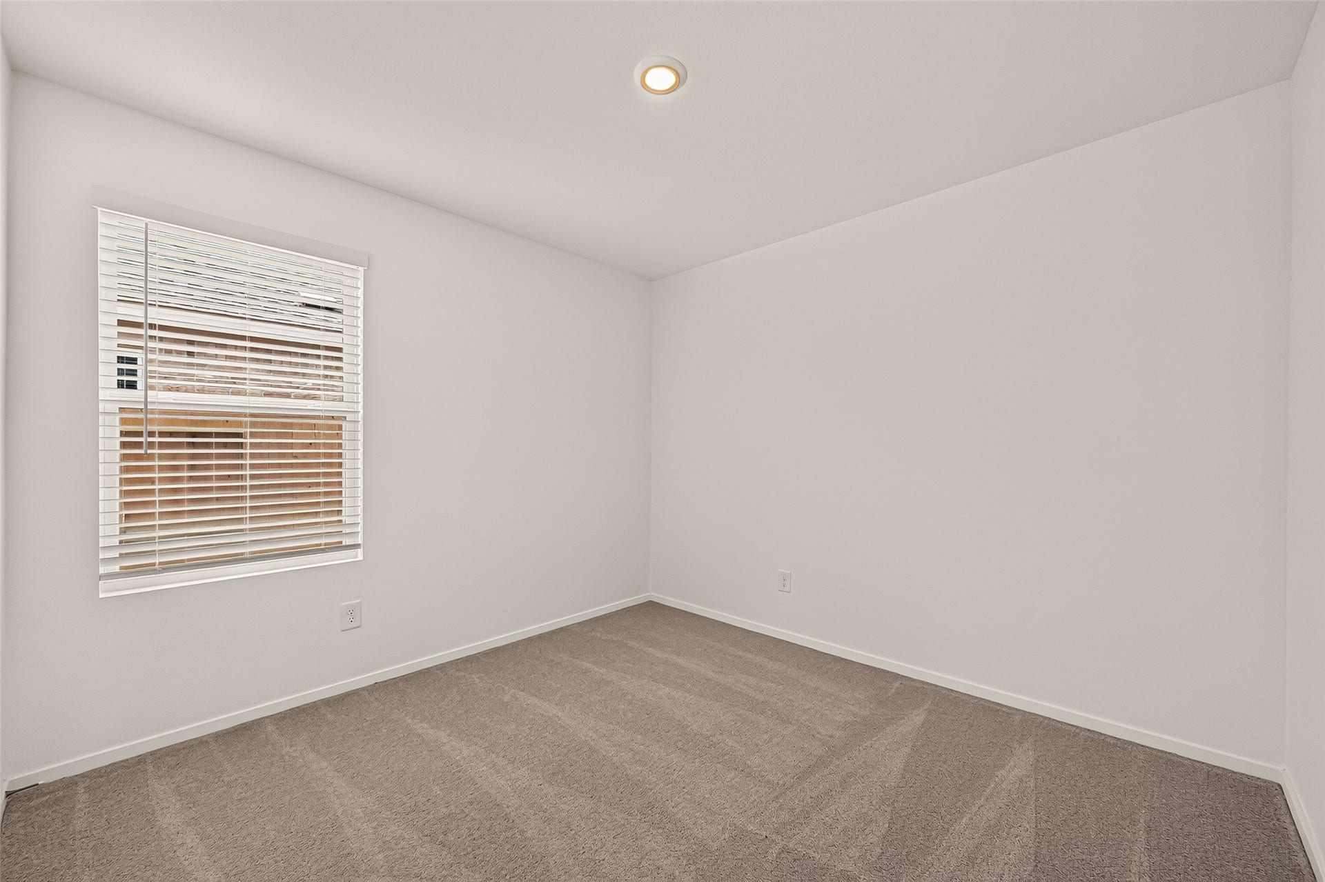 9210 Tern Pines Lane, Baytown, TX 77521 9210 Tern Pines Lane, Baytown, TX 77521