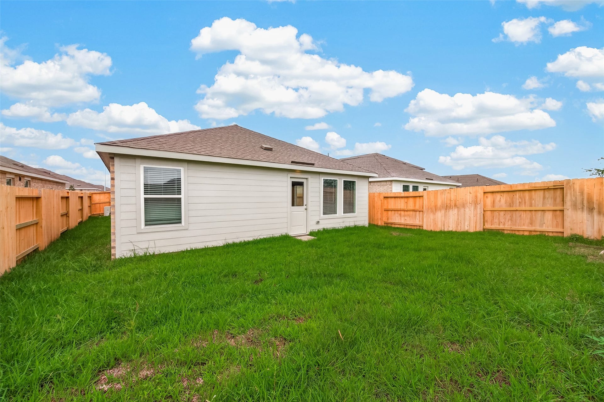 9210 Tern Pines Lane, Baytown, TX 77521 9210 Tern Pines Lane, Baytown, TX 77521