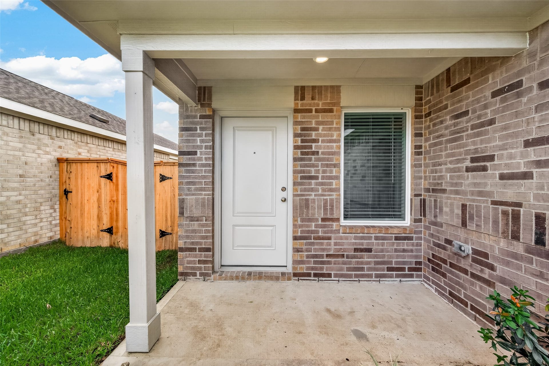 9210 Tern Pines Lane, Baytown, TX 77521 9210 Tern Pines Lane, Baytown, TX 77521