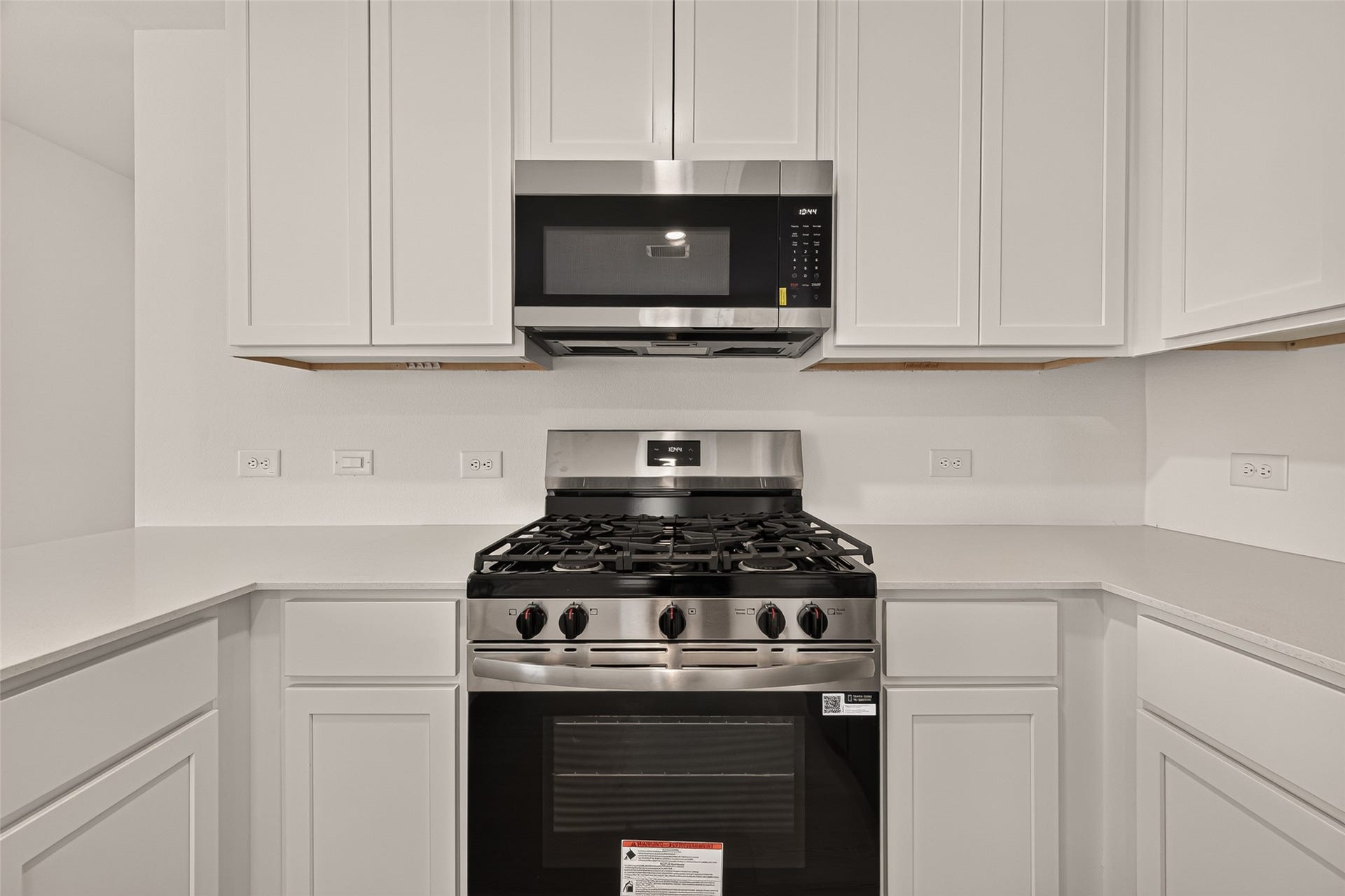 9210 Tern Pines Lane, Baytown, TX 77521 9210 Tern Pines Lane, Baytown, TX 77521