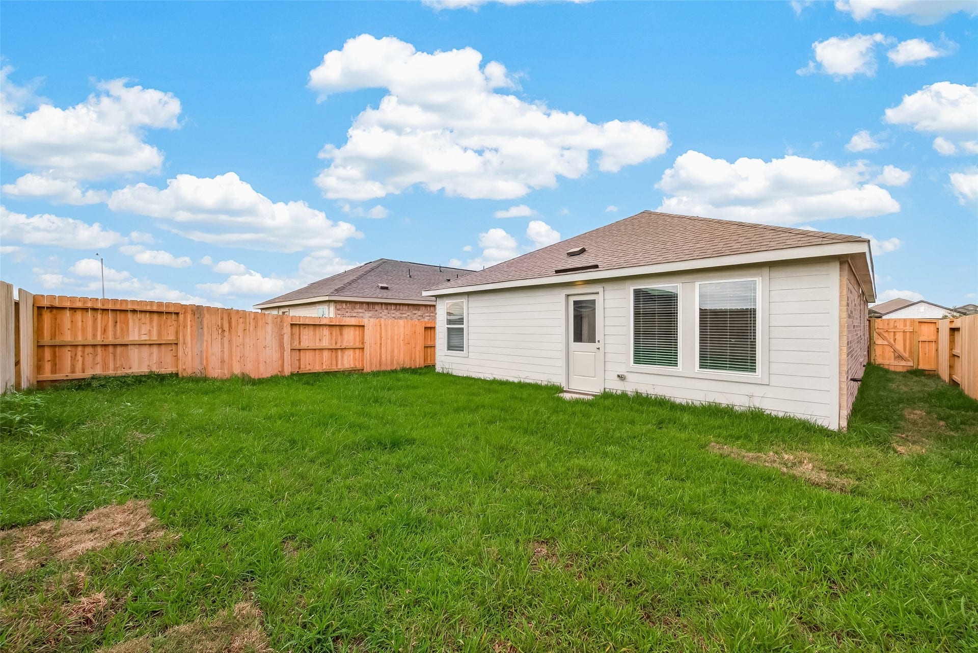 9210 Tern Pines Lane, Baytown, TX 77521 9210 Tern Pines Lane, Baytown, TX 77521