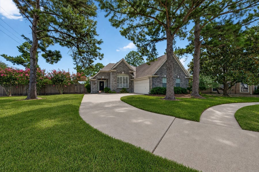 Property photo for 15626 Winding Valley Drive, Houston, TX
