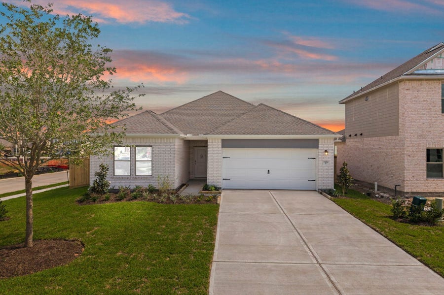 Property photo for 1950 Stargazer Lane, Angleton, TX