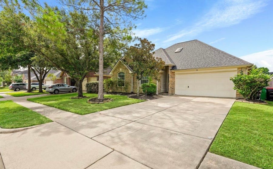 Property photo for 3106 Valley Court, Manvel, TX
