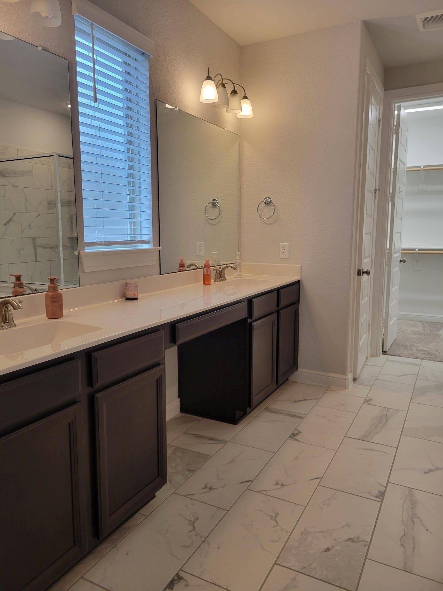 10342 Aldrin Drive, Rosharon, TX 77583 10342 Aldrin Drive, Rosharon, TX 77583