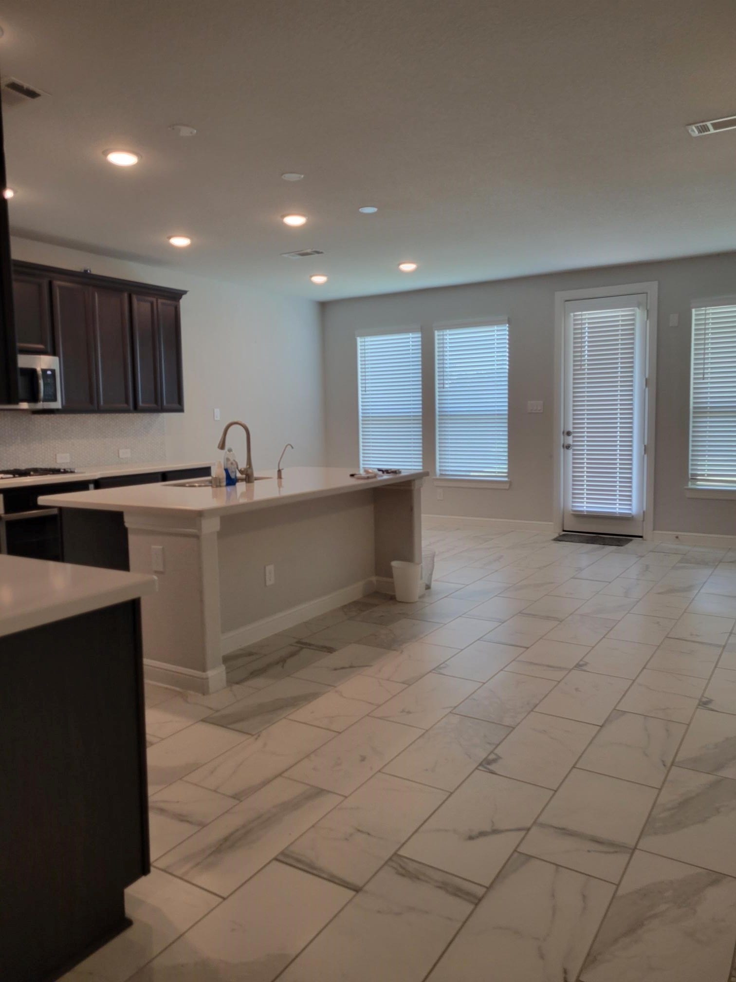10342 Aldrin Drive, Rosharon, TX 77583 10342 Aldrin Drive, Rosharon, TX 77583