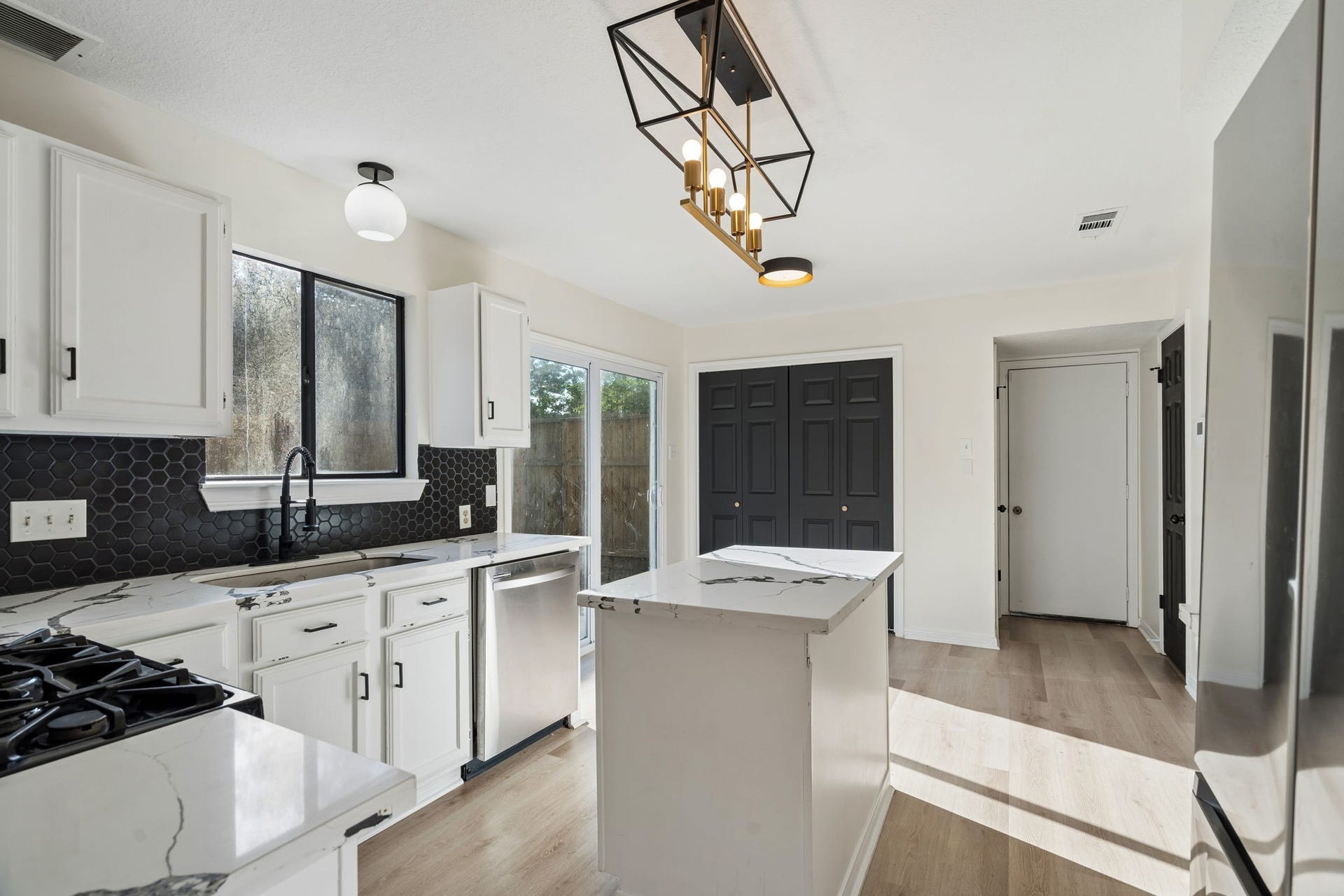 3515 Grove Oaks Drive, Houston, TX 77339 3515 Grove Oaks Drive, Houston, TX 77339