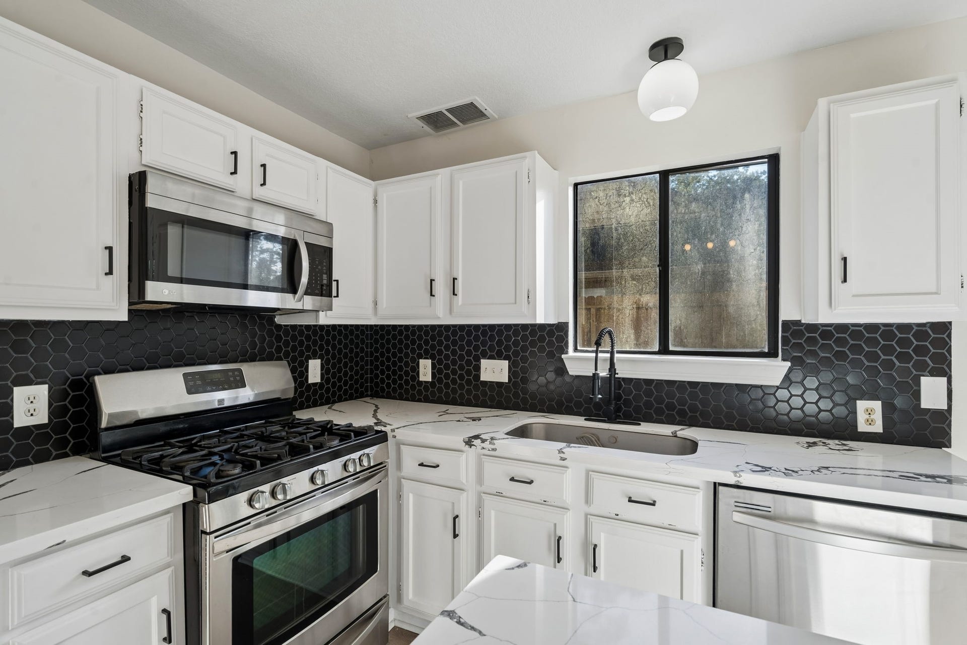 3515 Grove Oaks Drive, Houston, TX 77339 3515 Grove Oaks Drive, Houston, TX 77339