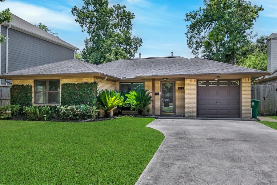 Property photo for 1423 Thornton Road, Houston, TX
