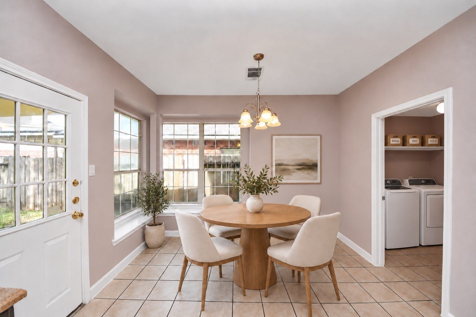 10026 Gil Jr Lane, Houston, TX 77075 *Virtually staged breakfast area in the kitchen and the laundry room*
