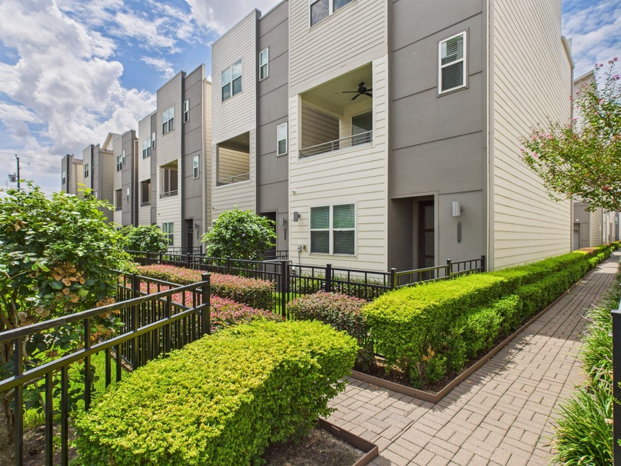 Property photo for 2761 Clinton Drive, Houston, TX