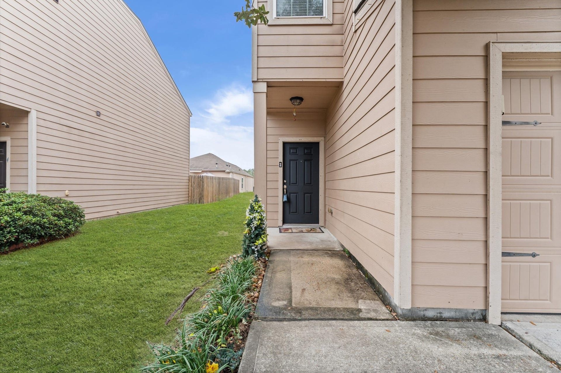 17118 Common Point Drive, Houston, TX 77090 17118 Common Point Drive, Houston, TX 77090