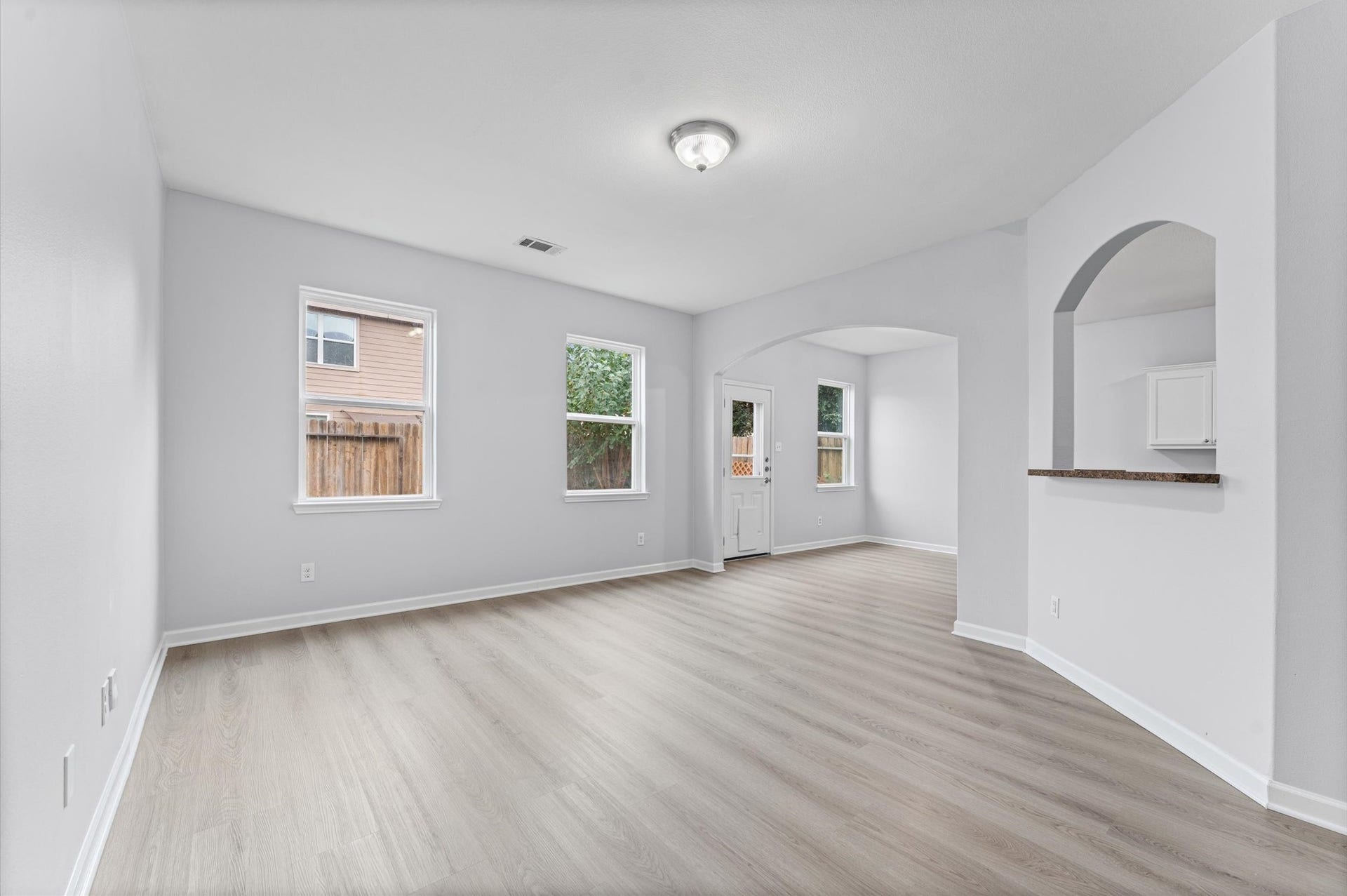 17118 Common Point Drive, Houston, TX 77090 17118 Common Point Drive, Houston, TX 77090
