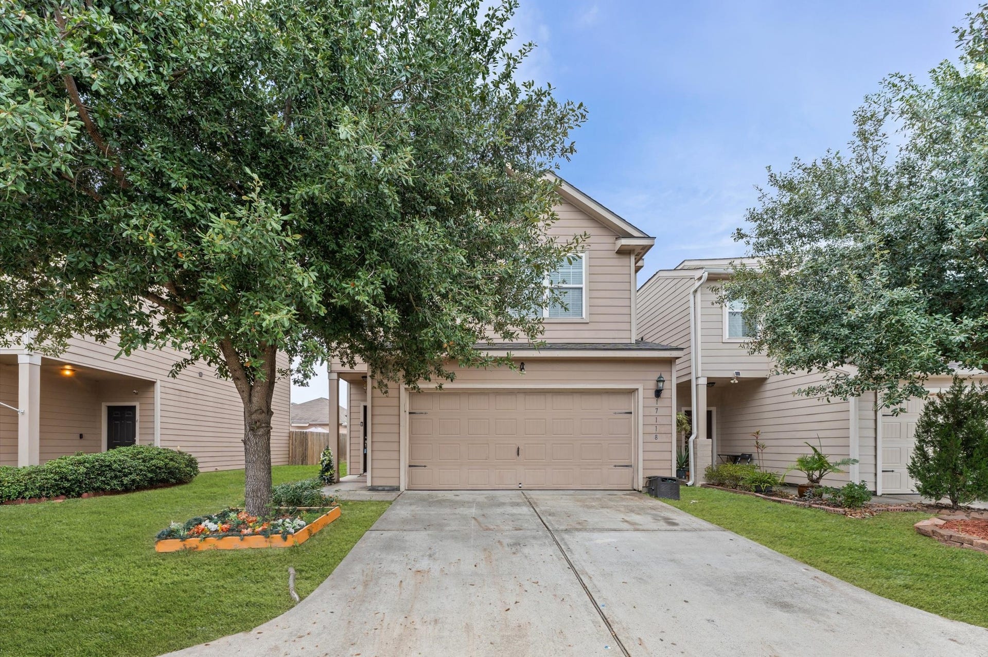 17118 Common Point Drive, Houston, TX 77090 17118 Common Point Drive, Houston, TX 77090