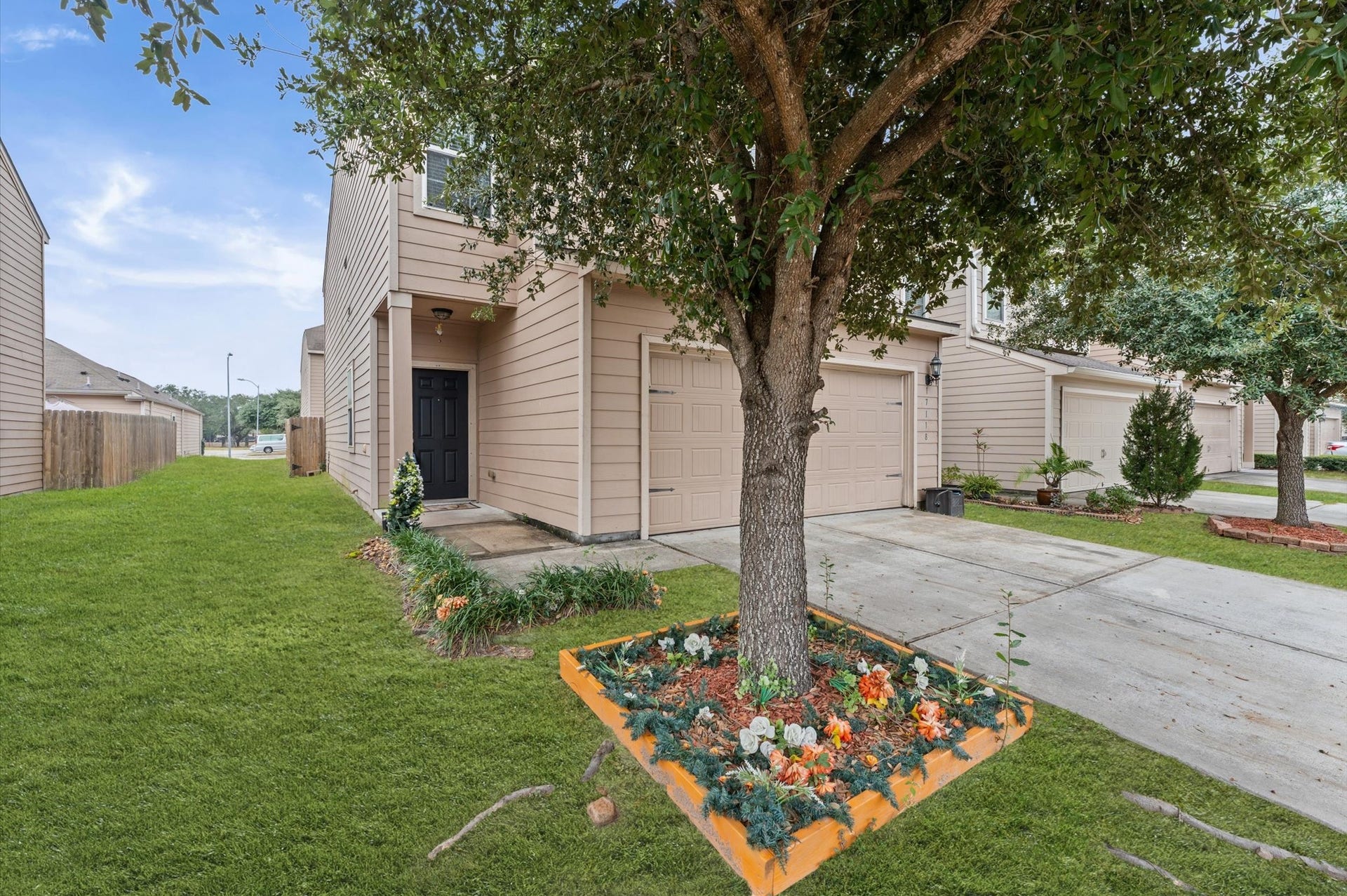 17118 Common Point Drive, Houston, TX 77090 17118 Common Point Drive, Houston, TX 77090