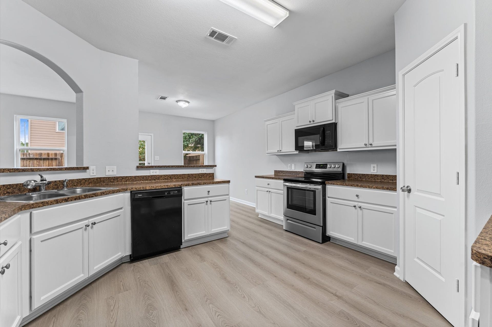 17118 Common Point Drive, Houston, TX 77090 17118 Common Point Drive, Houston, TX 77090