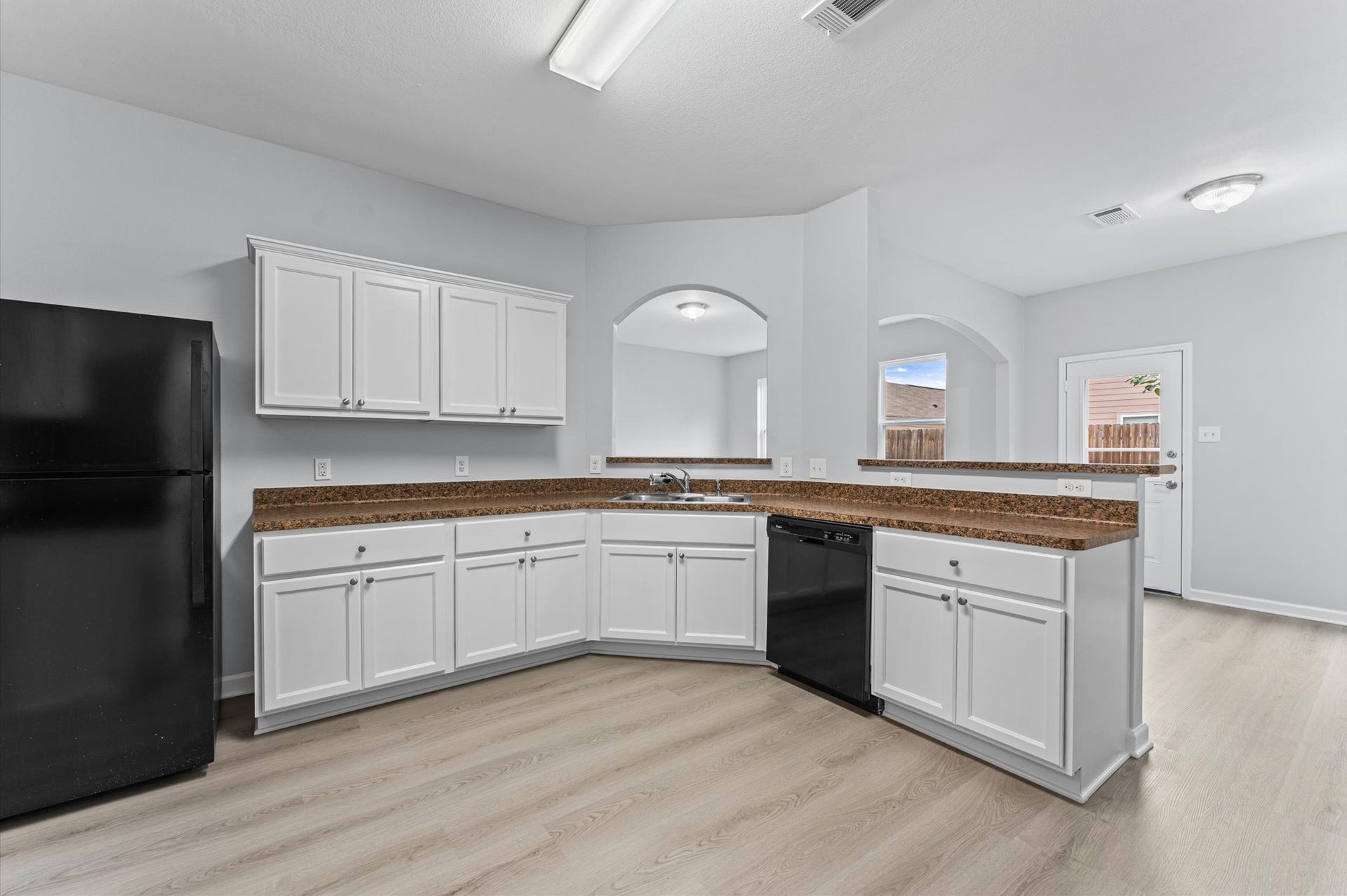 17118 Common Point Drive, Houston, TX 77090 17118 Common Point Drive, Houston, TX 77090