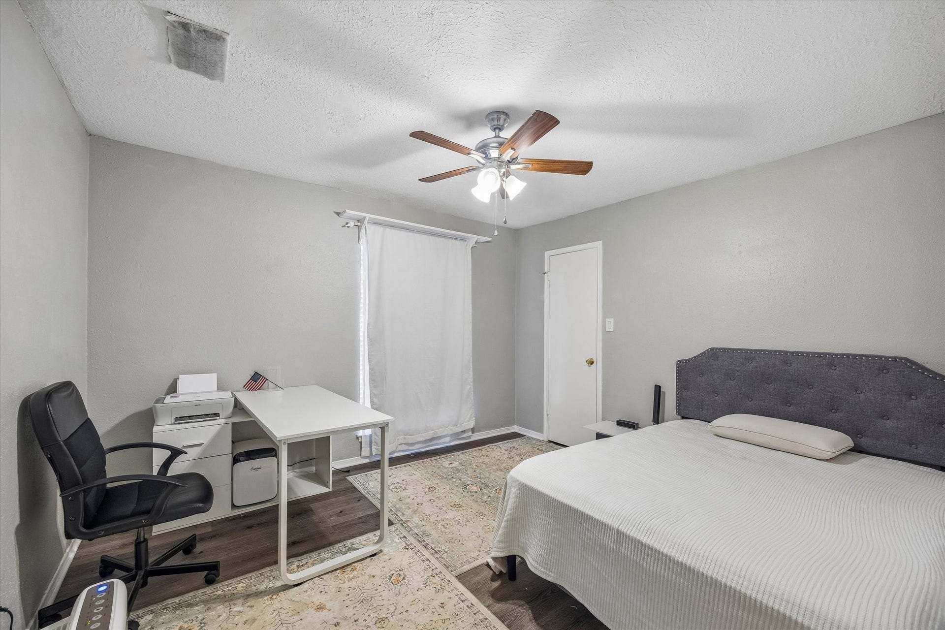 7350 Kirby Drive, #6, Houston, TX 77030 7350 Kirby Drive, #6, Houston, TX 77030