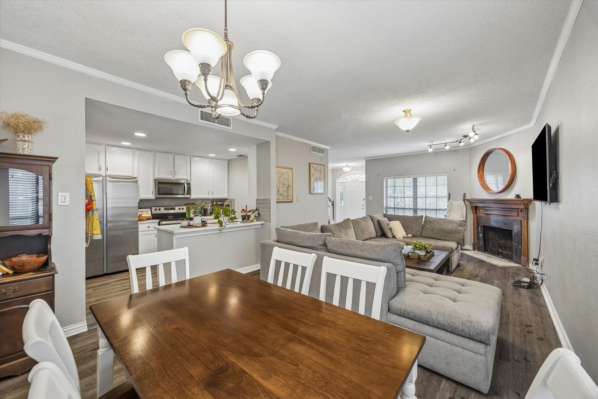 7350 Kirby Drive, #6, Houston, TX 77030 7350 Kirby Drive, #6, Houston, TX 77030
