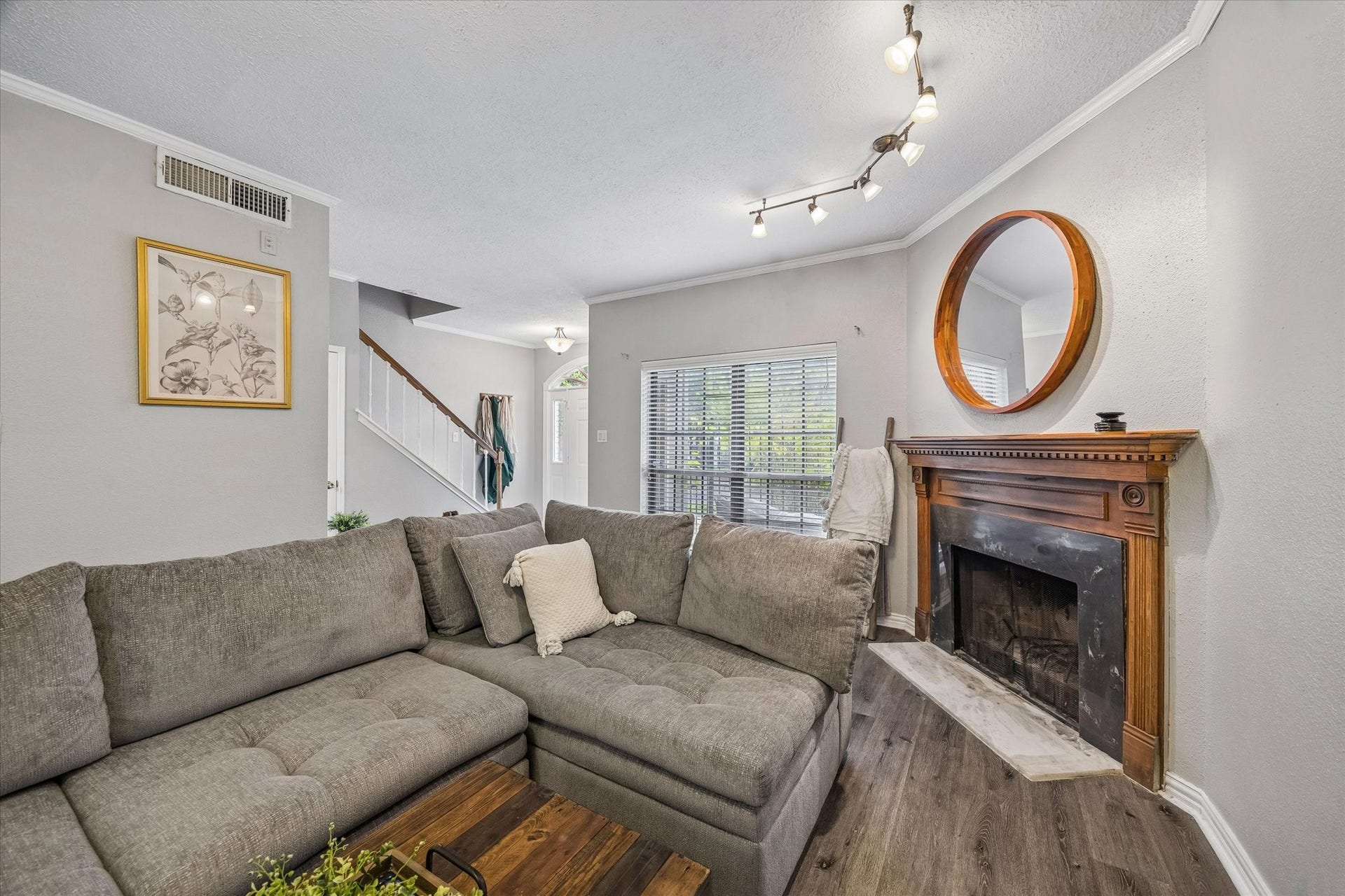 7350 Kirby Drive, #6, Houston, TX 77030 7350 Kirby Drive, #6, Houston, TX 77030