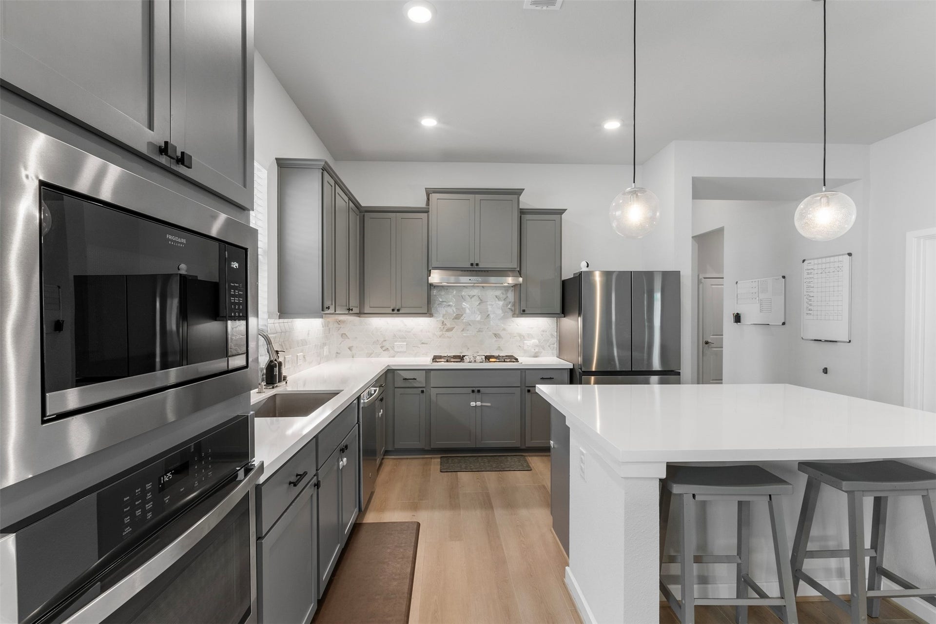 22107 Palo Dura Lane, Tomball, TX 77375 Gorgeous quartz counter-tops
