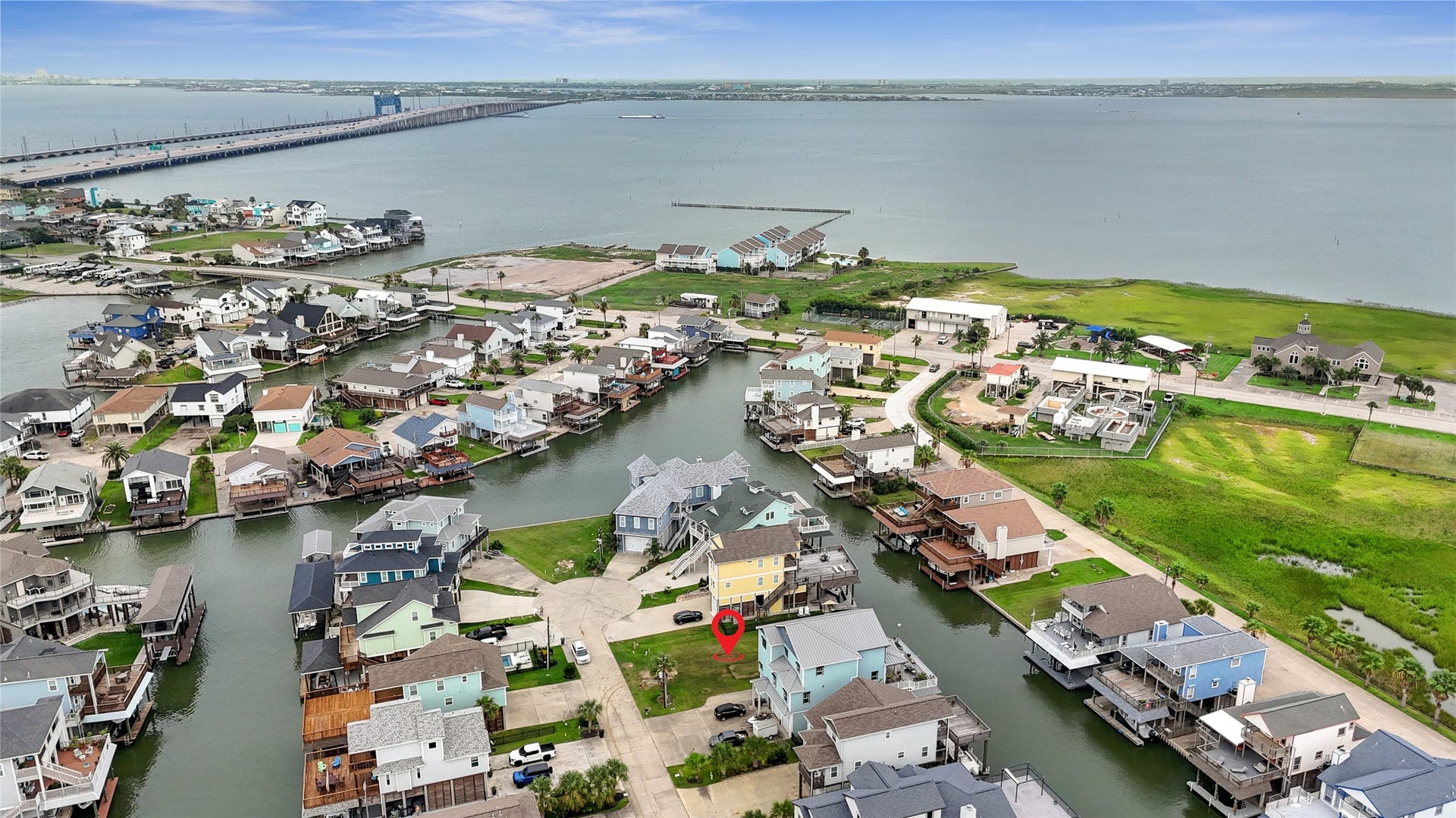 413 Amanda Circle, Tiki Island, TX 77554 Tiki is located just before the causeway heading to Galveston.