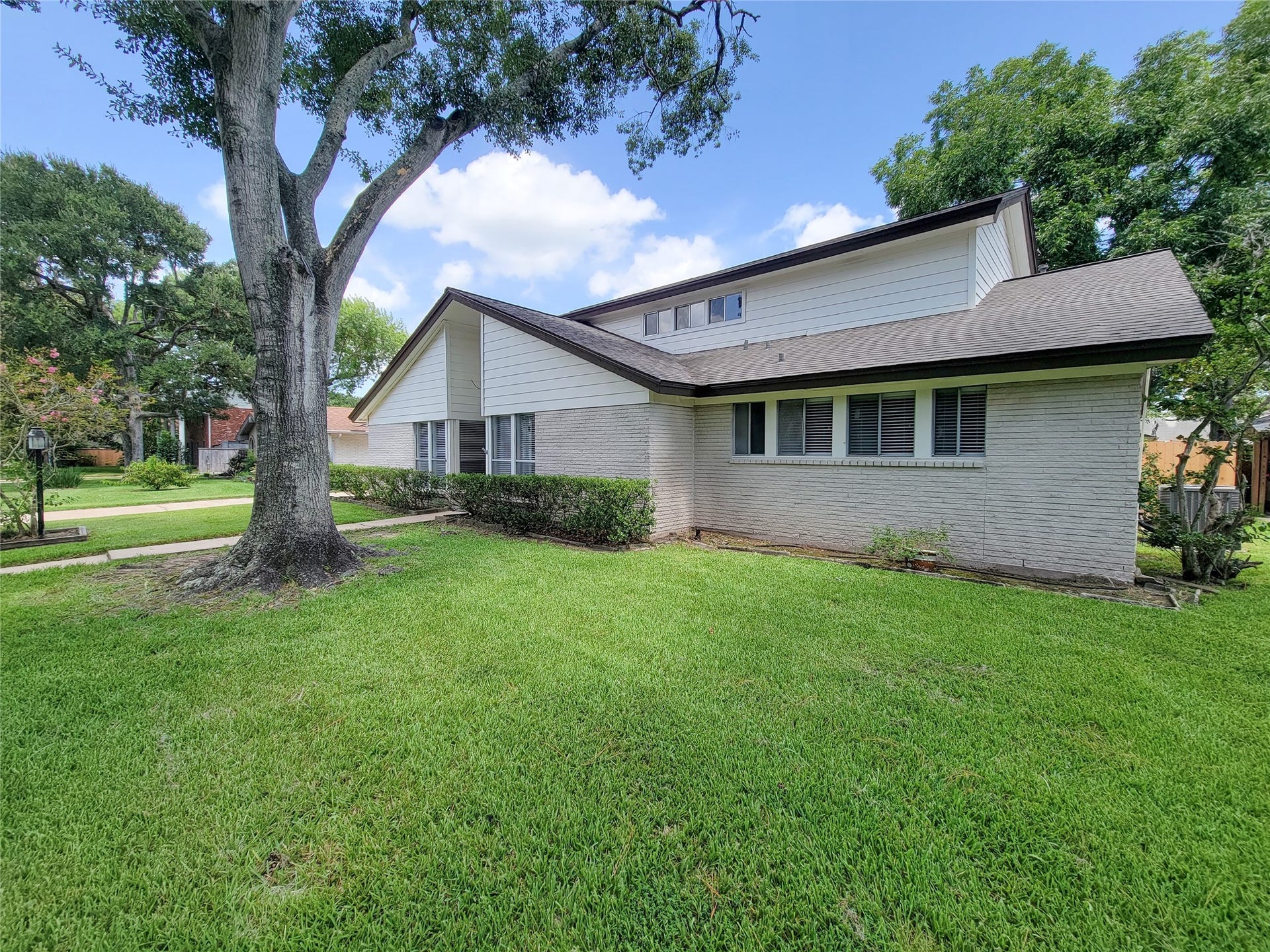 18583 Martinique Drive, Nassau Bay, TX 77058 18583 Martinique Drive, Nassau Bay, TX 77058